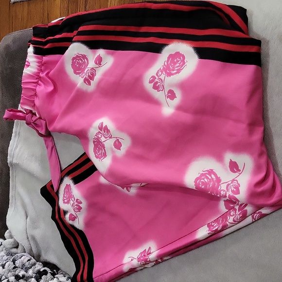 Victoria's Secret Floral Pajama Bottoms - Picture 3 of 10